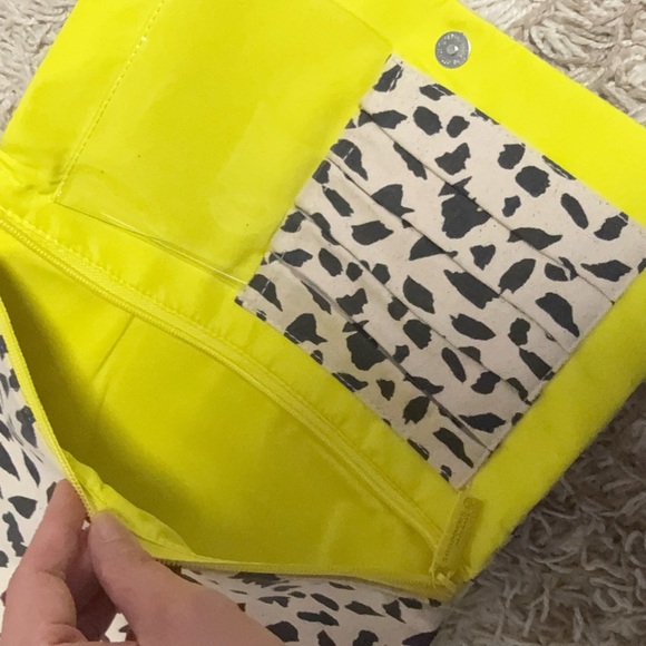 New cream and black animal print makeup bag/ cosmetic bag - Picture 5 of 8